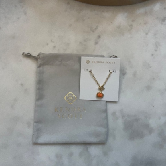 Kendra Scott Pumpkin Gold Link and Chain Necklace in Orange Mother-of-Pearl - Picture 6 of 7